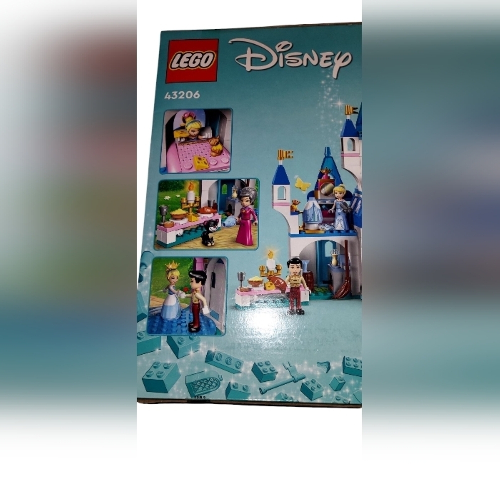 LEGO Disney Cinderella and Prince Charming's Castle 43206 - Picture 3 of 9